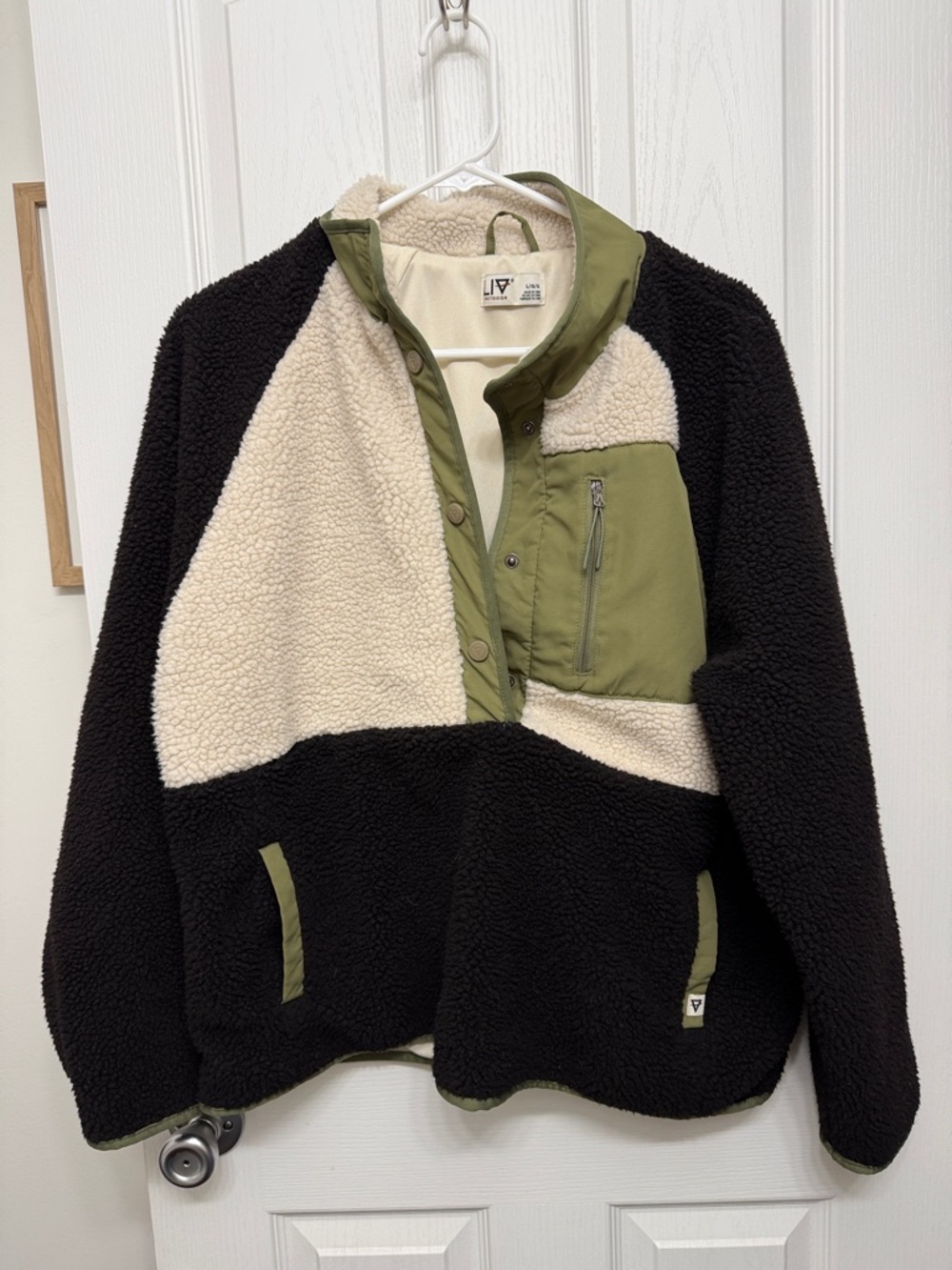 LVL Outdoor Contrast Sherpa Jacket in Black, Cream & Olive - large